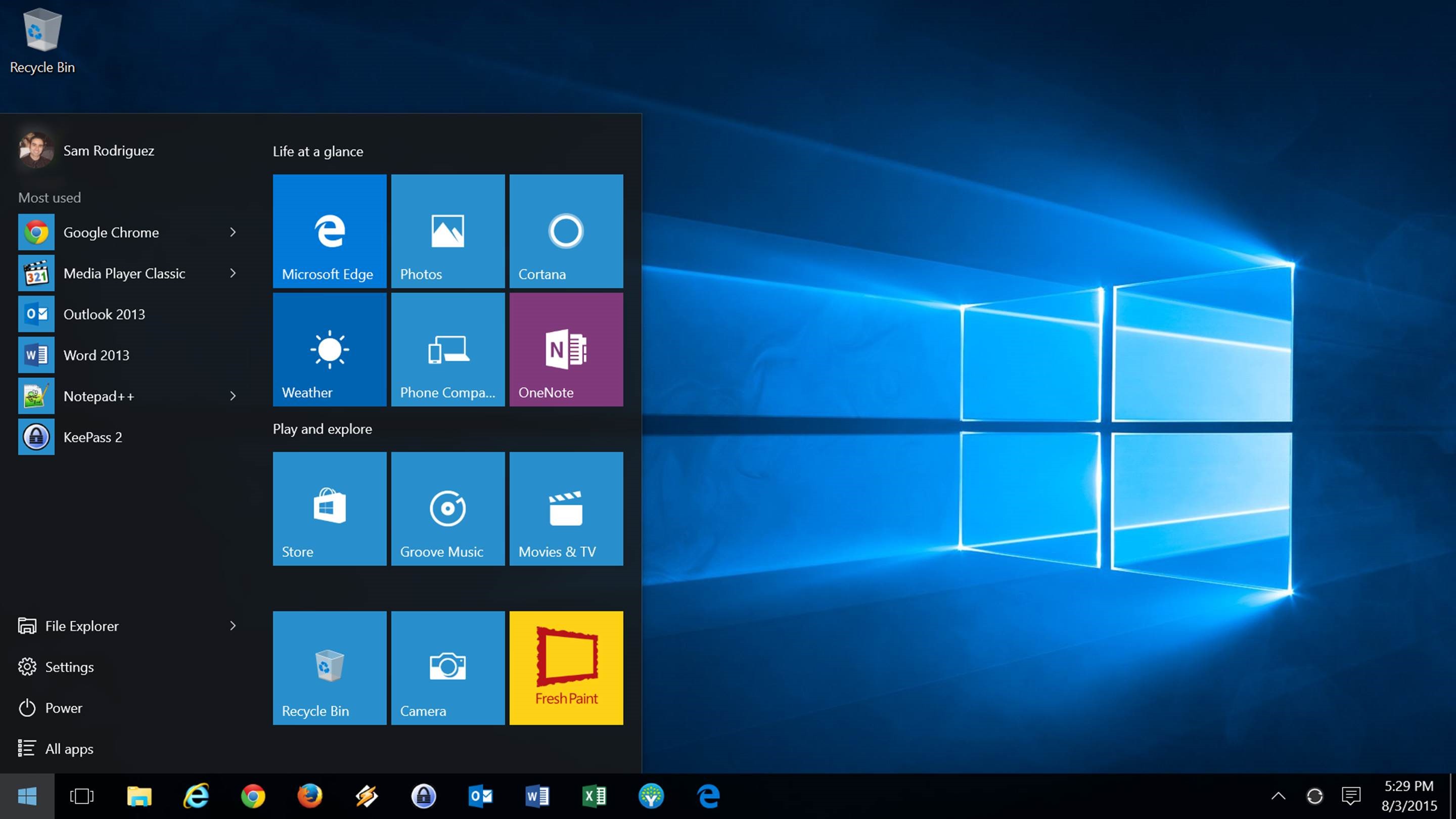 Windows 10 иероглифы. Microsoft Windows 10. ОС виндовс 10. ПК С ОС виндовс 10. Начальный экран виндовс 10.